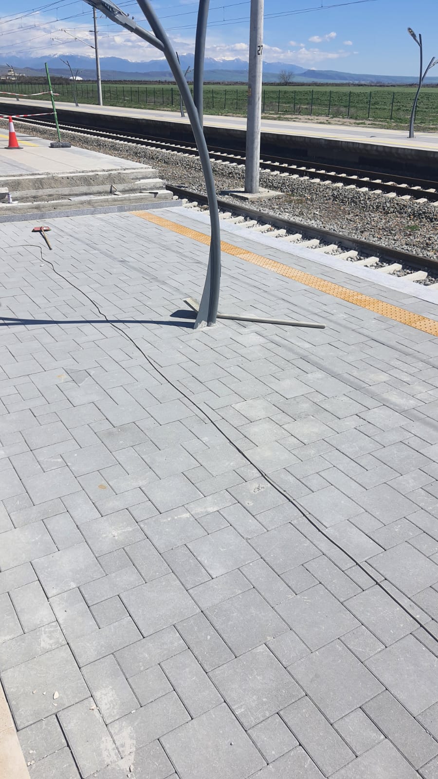 ADY Biləcəri stansiyasının sərnişin platforması