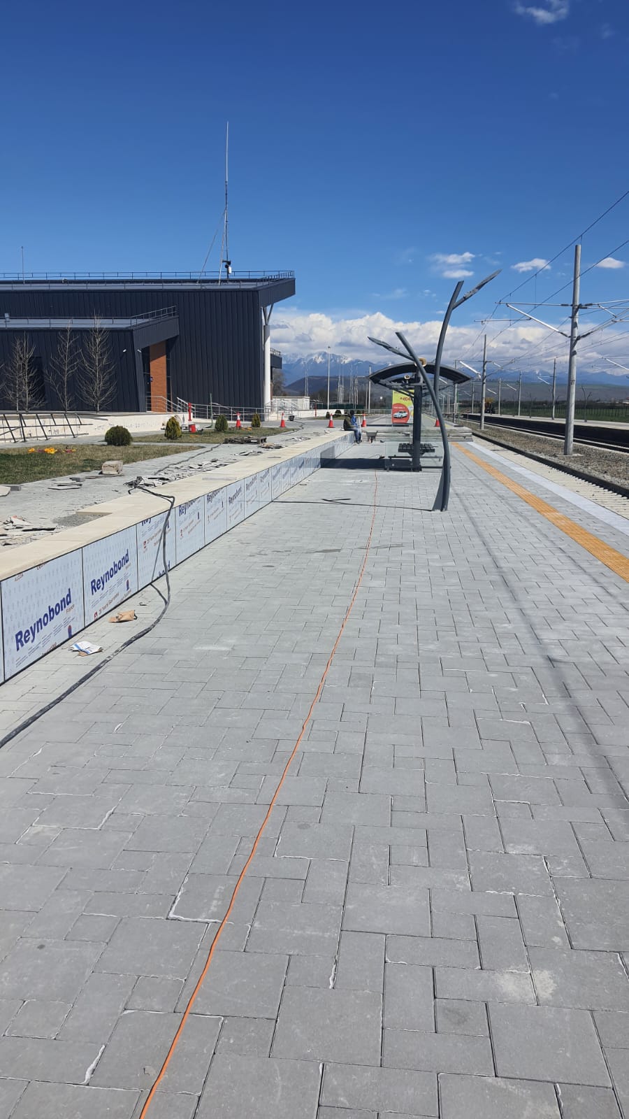 ADY Biləcəri stansiyasının sərnişin platforması